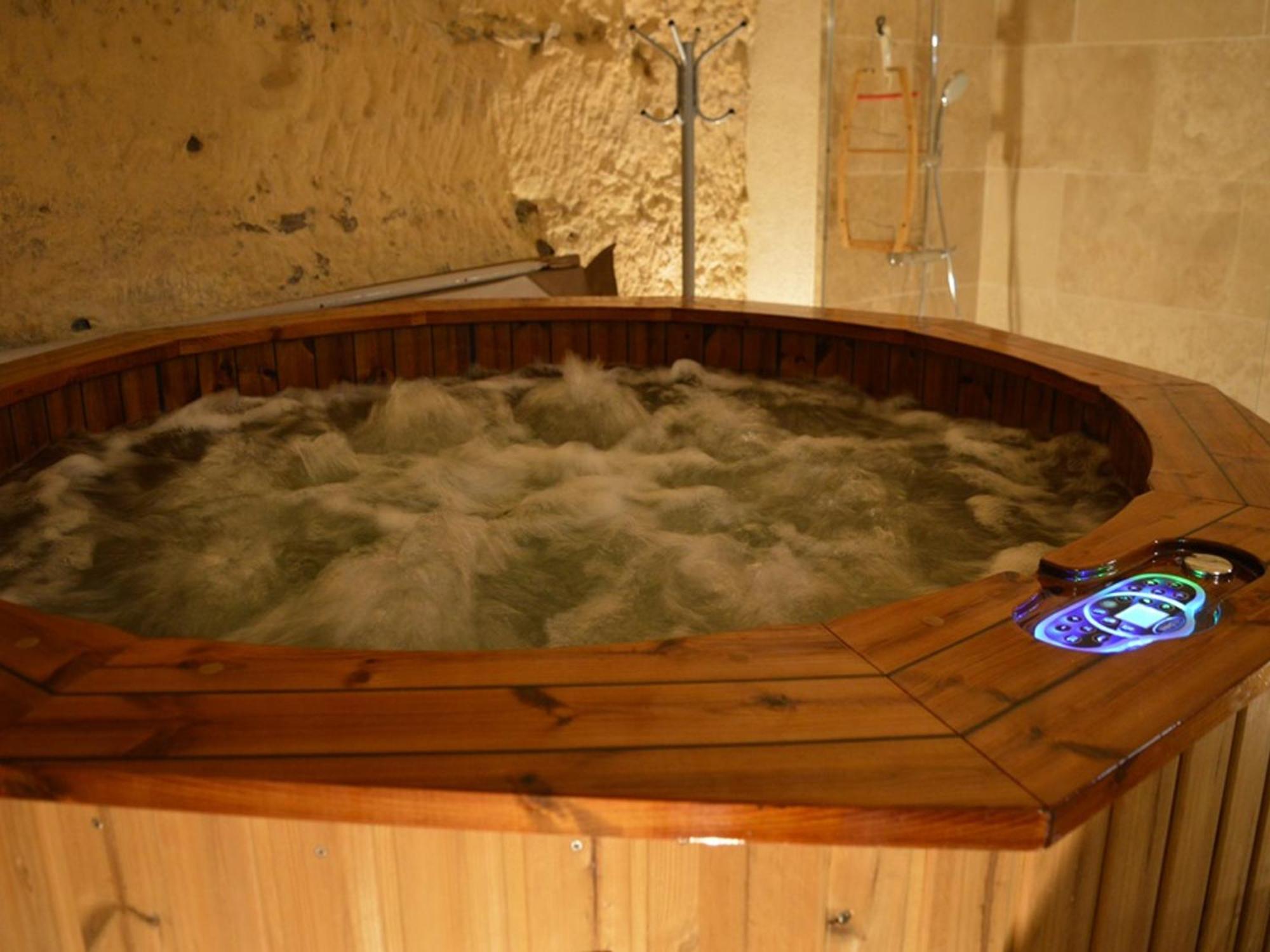 Maison Troglodyte Elegante Avec Spa, Salle De Jeux Et Jardin Clos A Vouvray - Fr-1-381-87 Ngoại thất bức ảnh